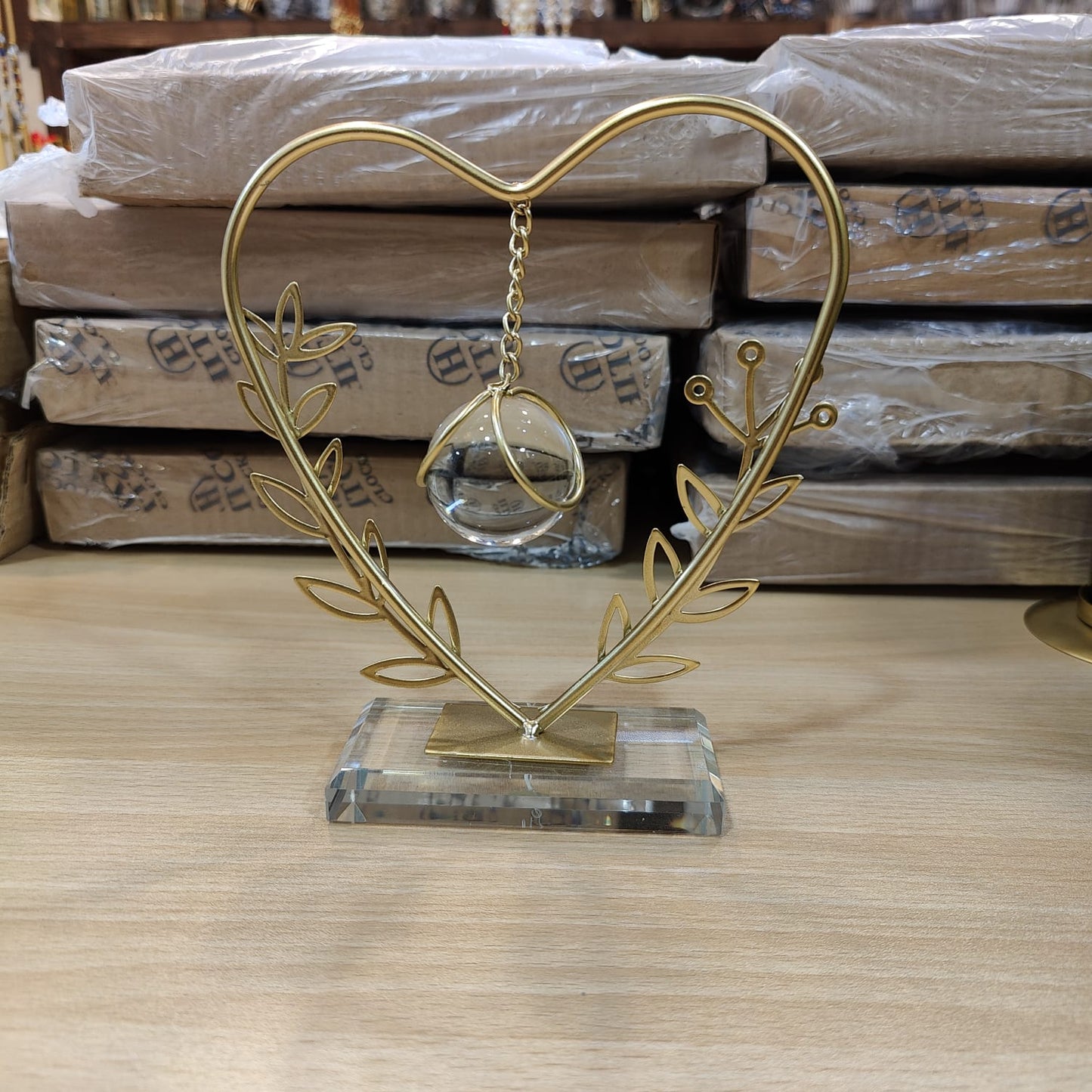 Elegant Golden Metal Corner Decor