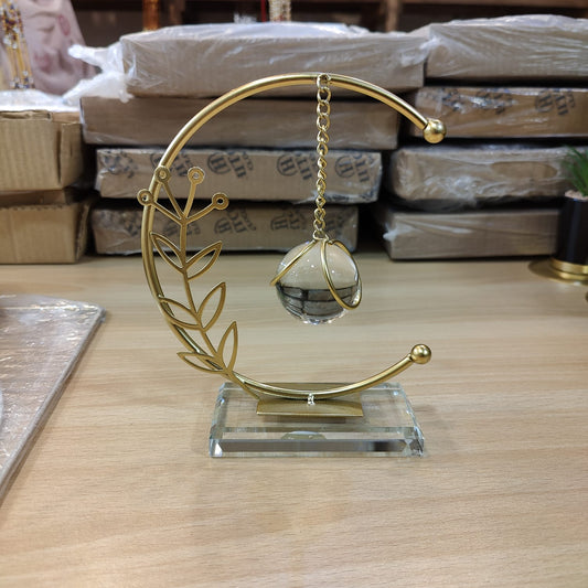 Elegant Golden Metal Corner Decor